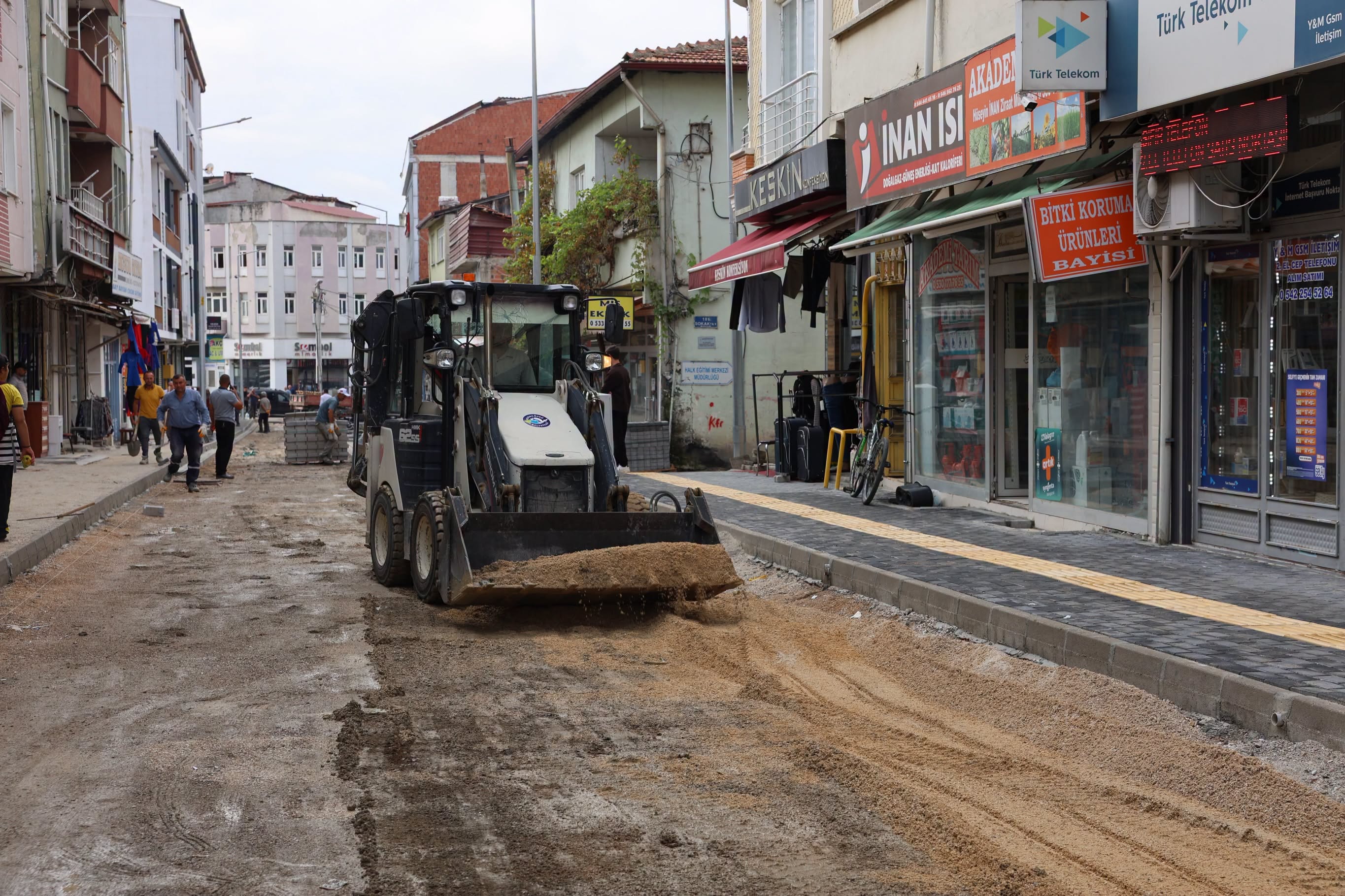 aa-20260917-42491011-42491010-vezirkoprude-sokak-iyilestirme-calismalari-devam-ediyor.jpg