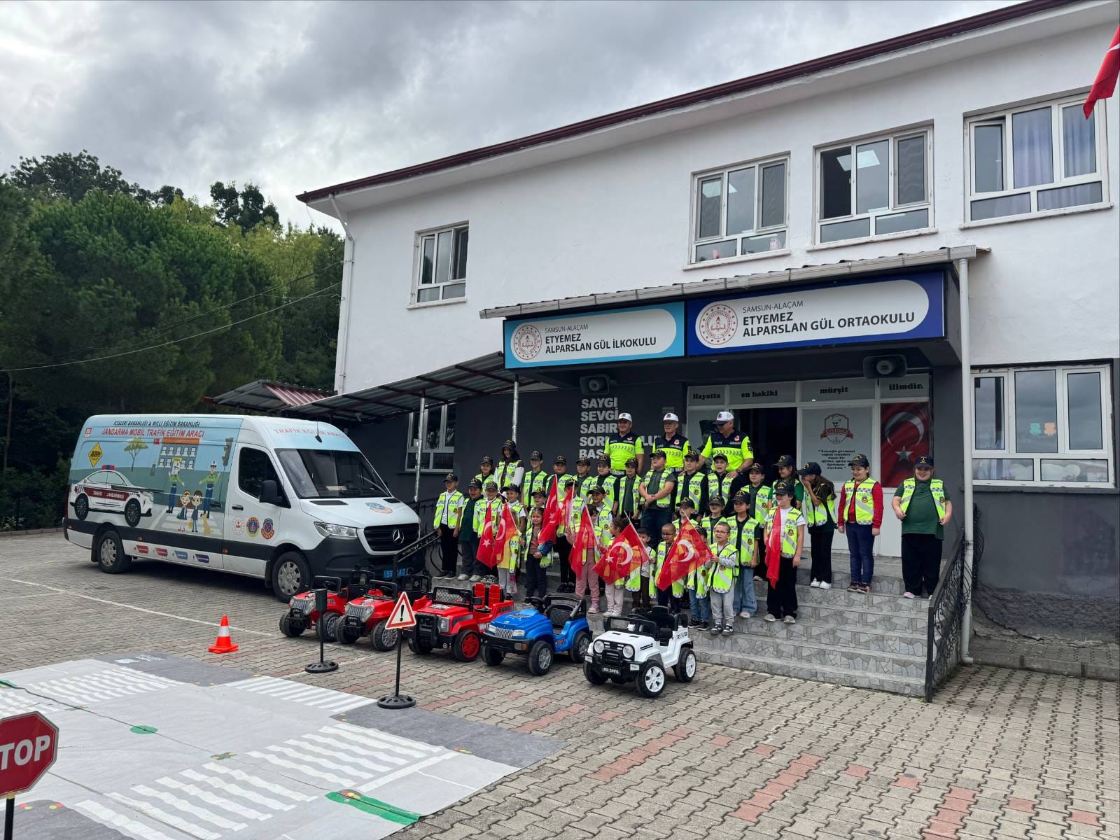 aa-20260925-42567823-42567821-alacamda-ogrencilere-trafik-egitimi-verildi.jpg