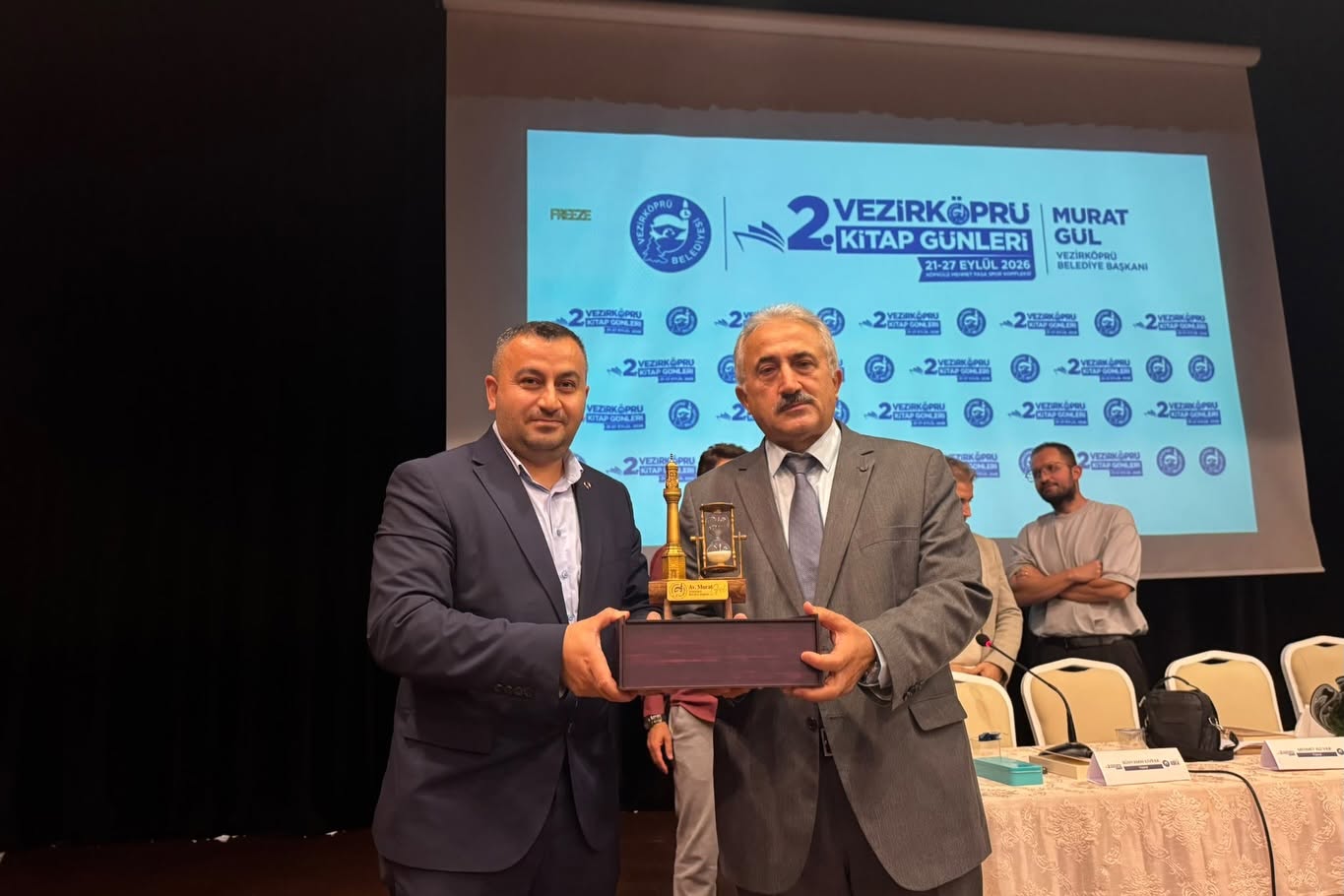 aa-20260926-42576389-42576388-vezirkoprude-yazarlar-kitapseverlerle-bulustu.jpg