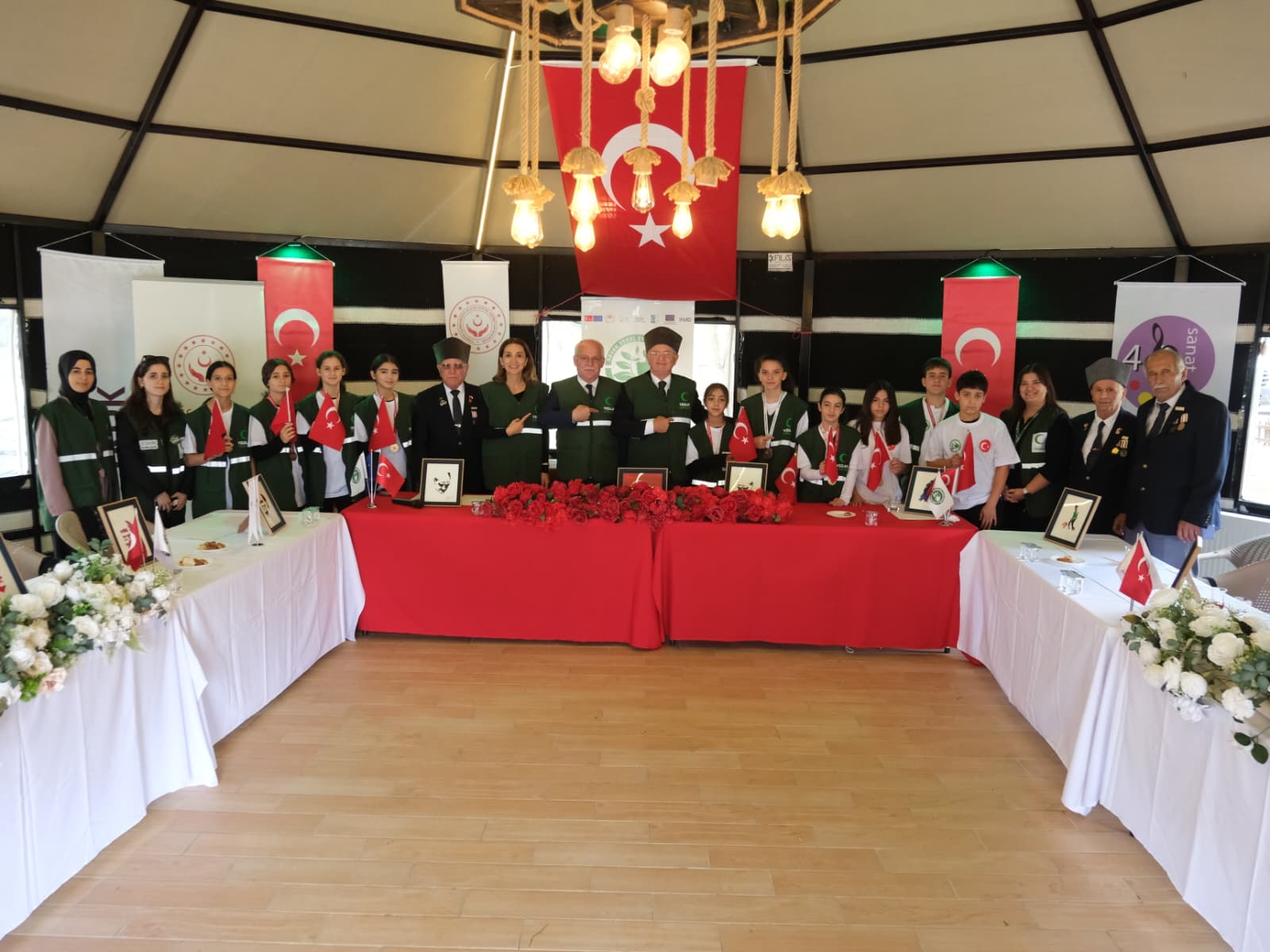 aa-20261002-42636239-42636236-kavakta-vatan-ve-kahramanlik-bulusmasi-programi-duzenlendi.jpg