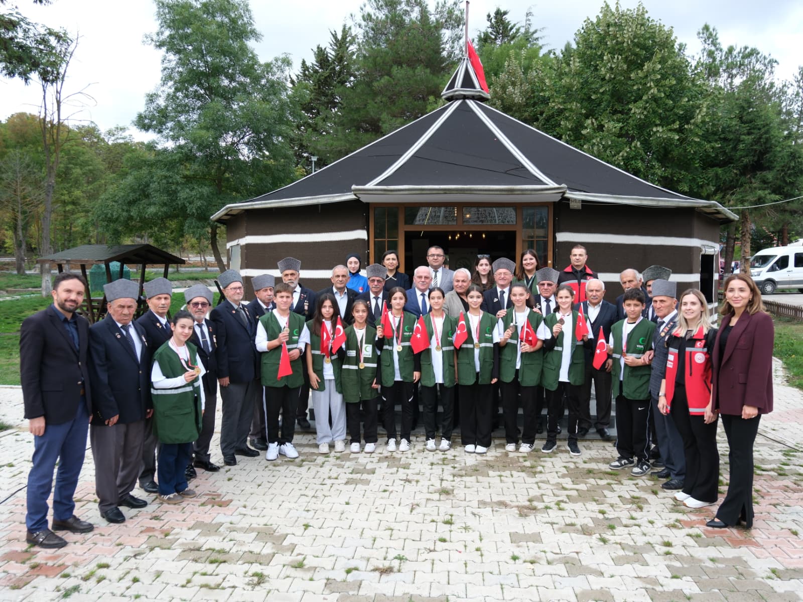 aa-20261002-42636239-42636237-kavakta-vatan-ve-kahramanlik-bulusmasi-programi-duzenlendi.jpg