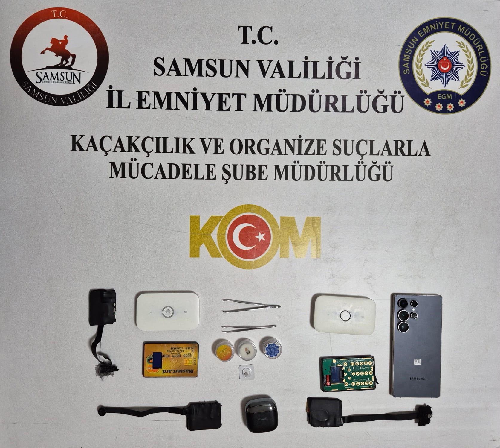 ehliyet-sinavinda-kopya-duzenegi-ortaya-1540663-458551.jpg