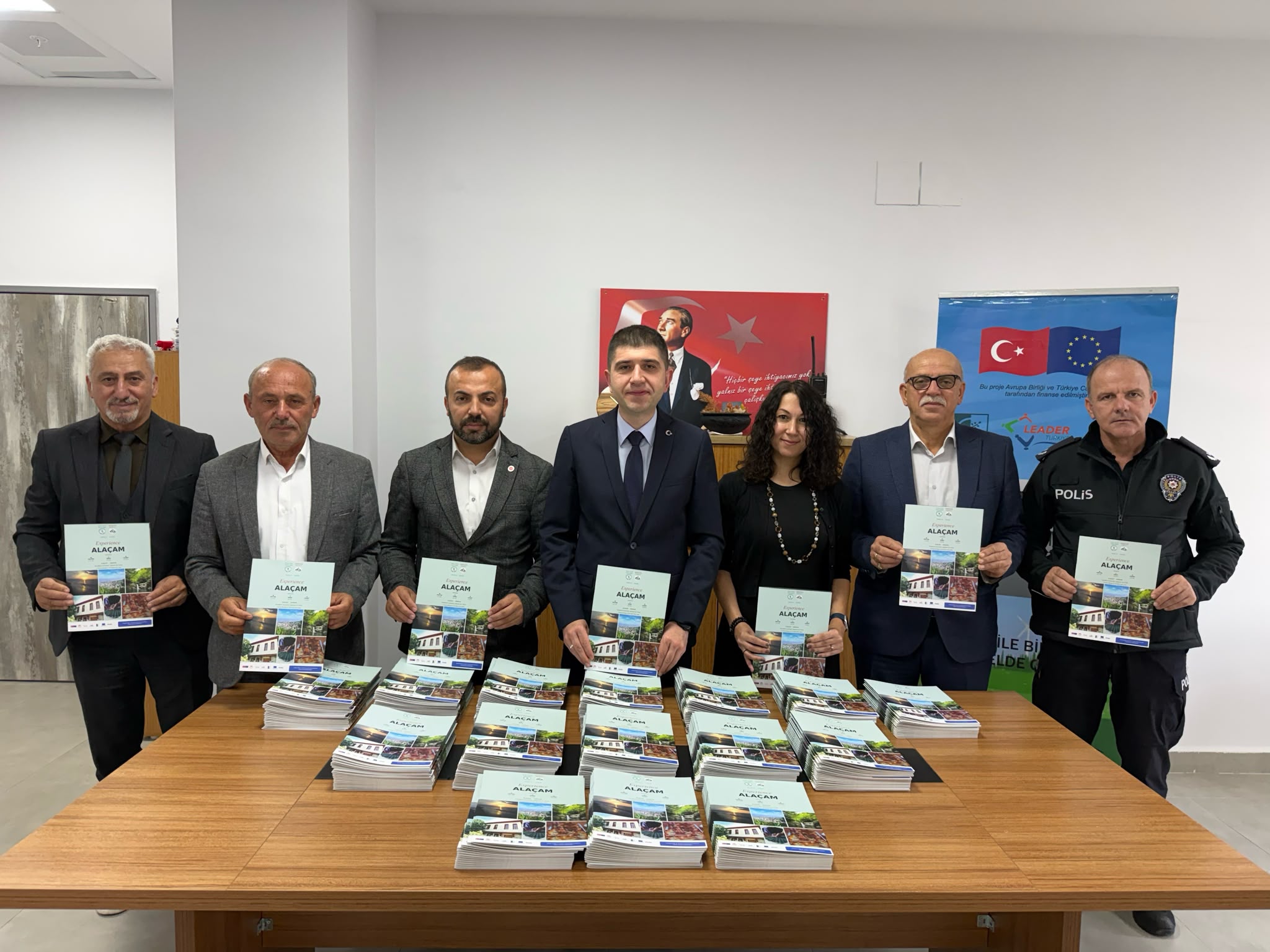 aa-20261009-42704614-42704613-alacamin-tanitimi-icin-turkceingilizce-kitapcik-hazirlandi.jpg