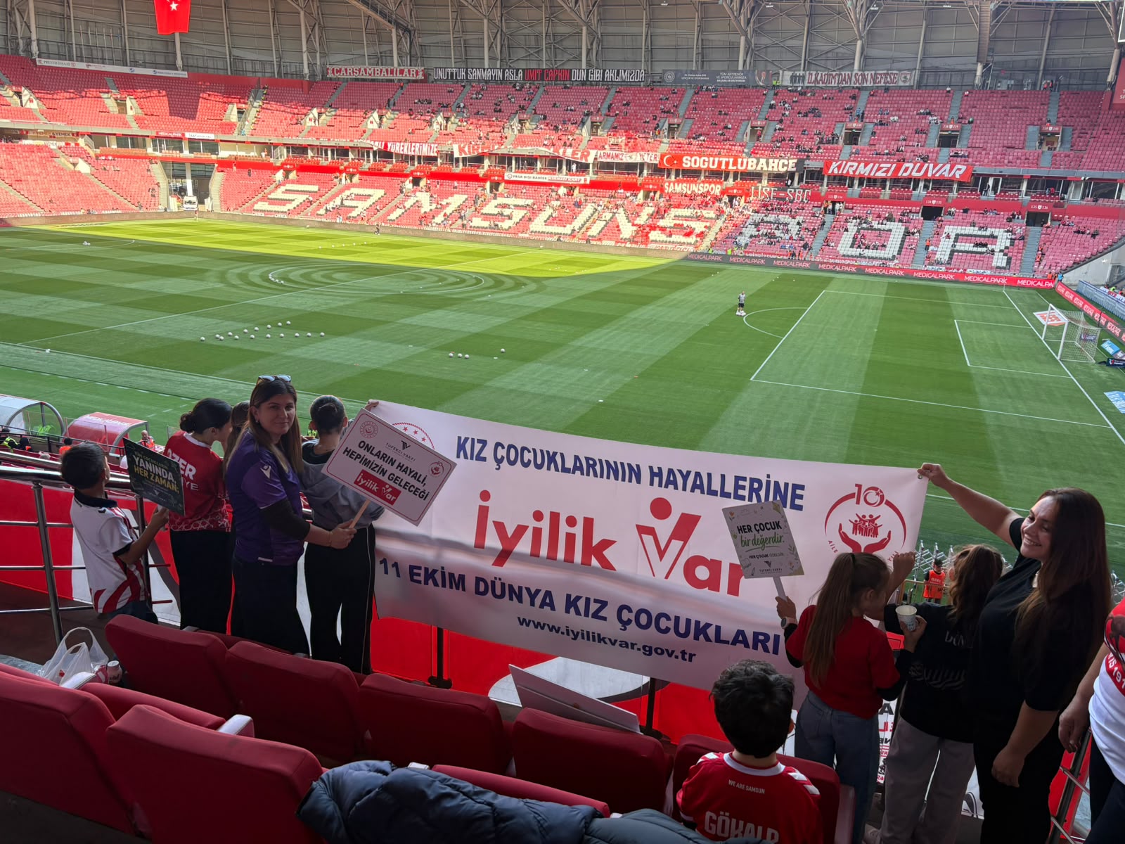 aa-20261011-42723027-42723026-samsunda-kiz-sporcular-iyilik-var-platformuyla-mac-heyecani-yasadi.jpg
