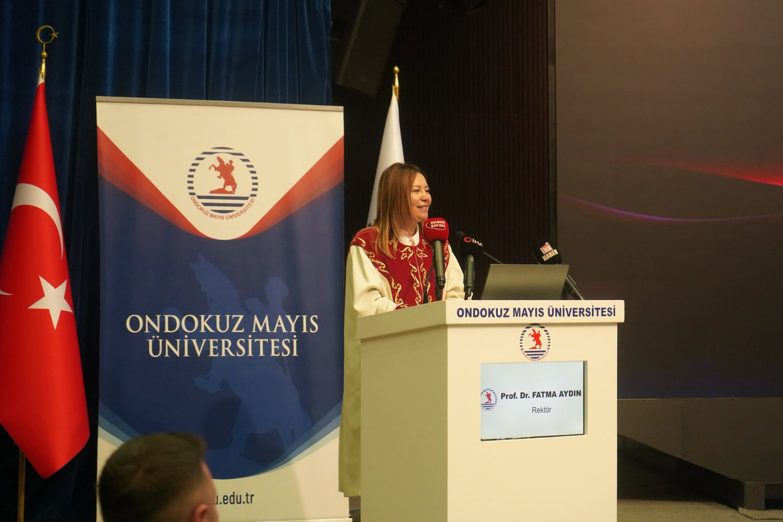 omu-akademik-yili-torenle-basladi-1550923-461488.jpg
