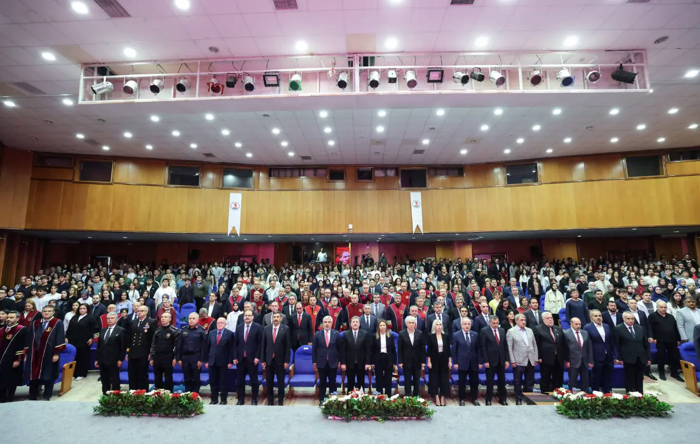 omu-akademik-yili-torenle-basladi-1550926-461488.jpg