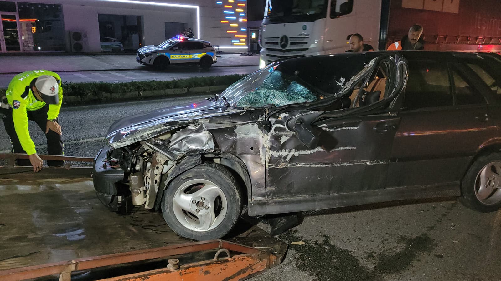 aa-20261015-42769478-42769476-samsunda-4-aracin-karistigi-zincirleme-trafik-kazasinda-2-kisi-yaralandi.jpg
