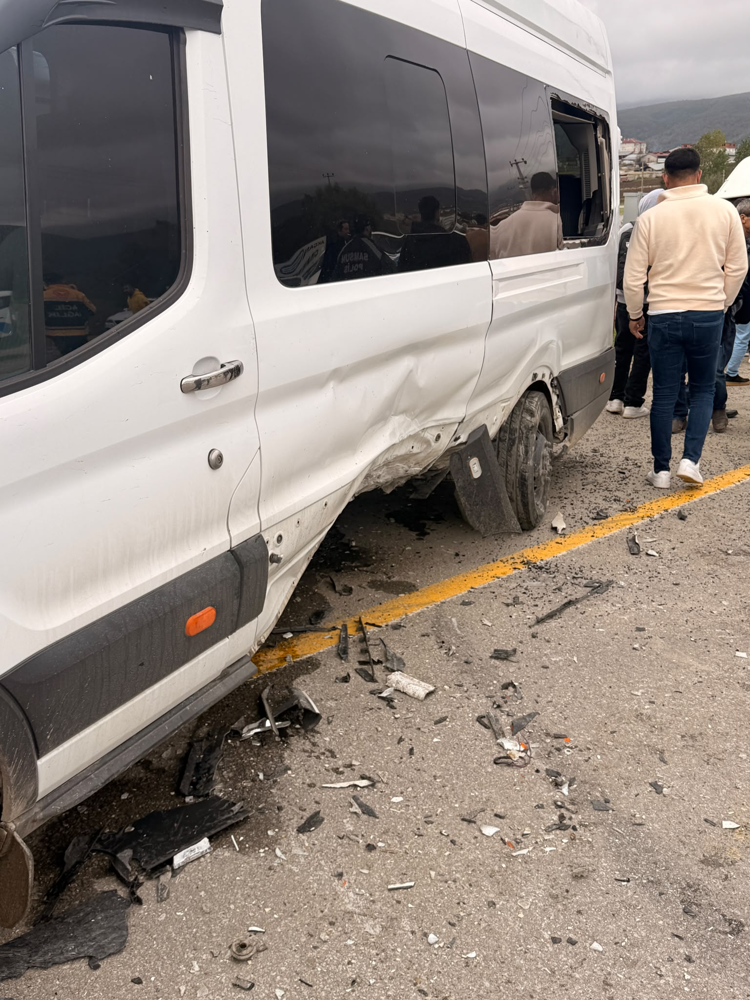 aa-20261016-42775834-42775833-samsunda-minibusle-otomobilin-carpistigi-kazada-2-kisi-yaralandi.jpg
