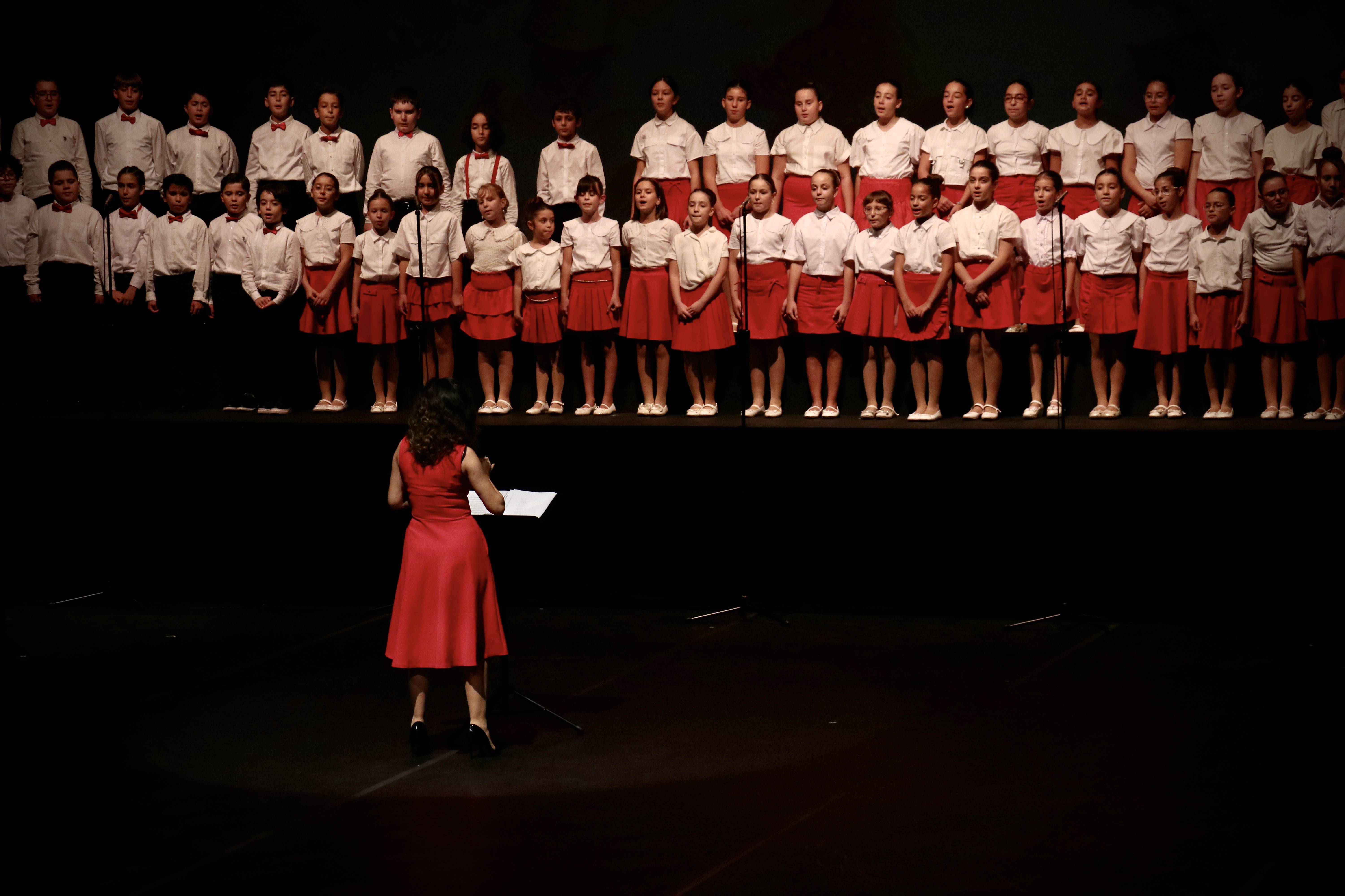 aa-20261029-42907968-42907964-samsun-devlet-opera-ve-balesi-cocuk-korosu-cumhuriyet-bayraminda-konser-verdi.jpg