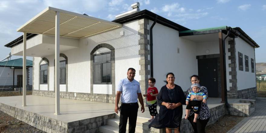 AZERBAYCAN'DA İŞGALDEN KURTARILAN BÖLGELERE 'BÜYÜK DÖNÜŞ' BAŞLADI