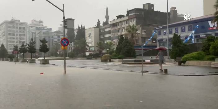 Samsun'da sağanak yağış etkili oluyor
