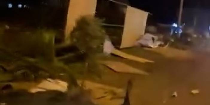 Samsun’da fırtınada çatılar uçtu