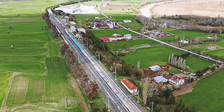 SAMSUN-SİVAS DEMİR YOLU HATTI İLK SEFERİNE BAŞLADI